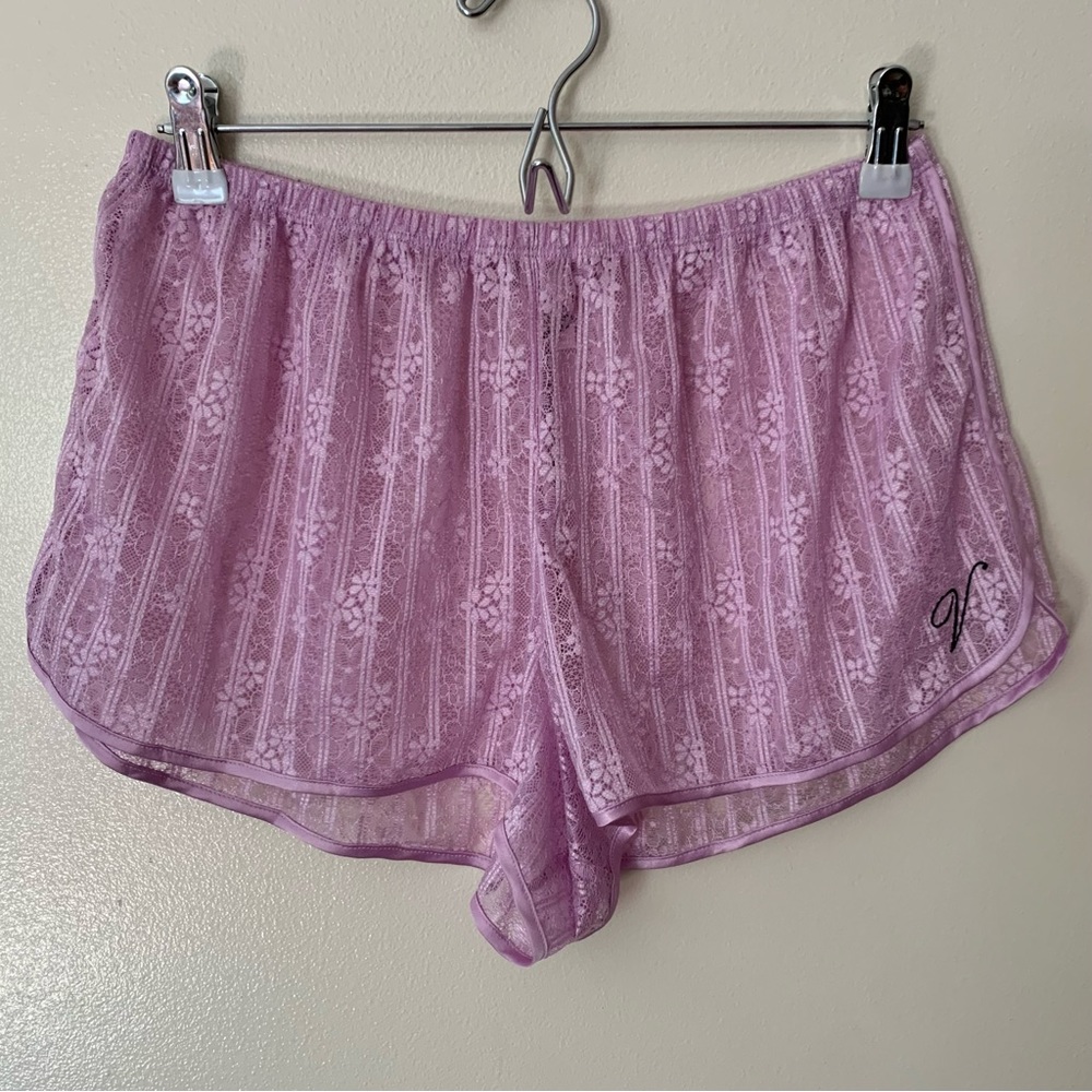 VS • M • Lilac Lace Shorts